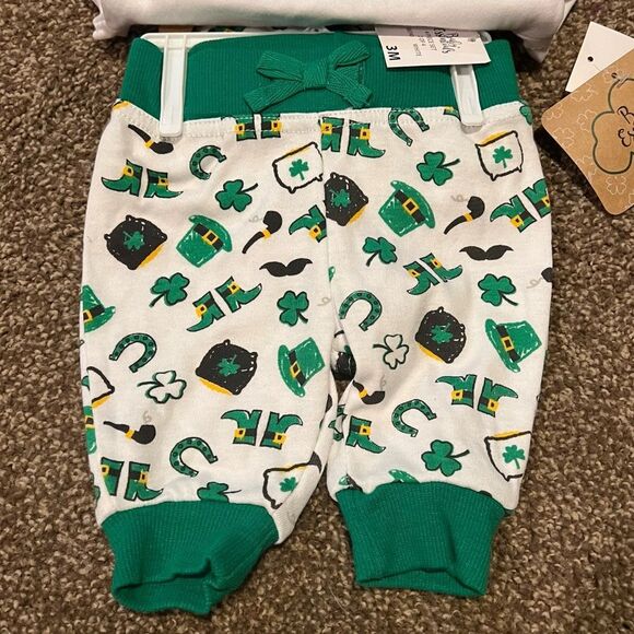 St. Patricks Day Who Needs Luck With All This Charm Baby 4pc Size 0-3mo NWT 🏷 - Picture 3 of 11